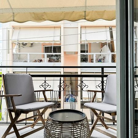 Apartment Near Metro + Port Пірей Екстер'єр фото